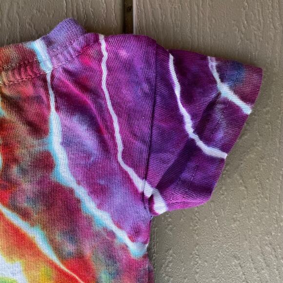 Baby Onesie Ice Dyed - Tie Dye Boy Girl - Rainbow Blue Red Newborn 0-3 months - Picture 10 of 10